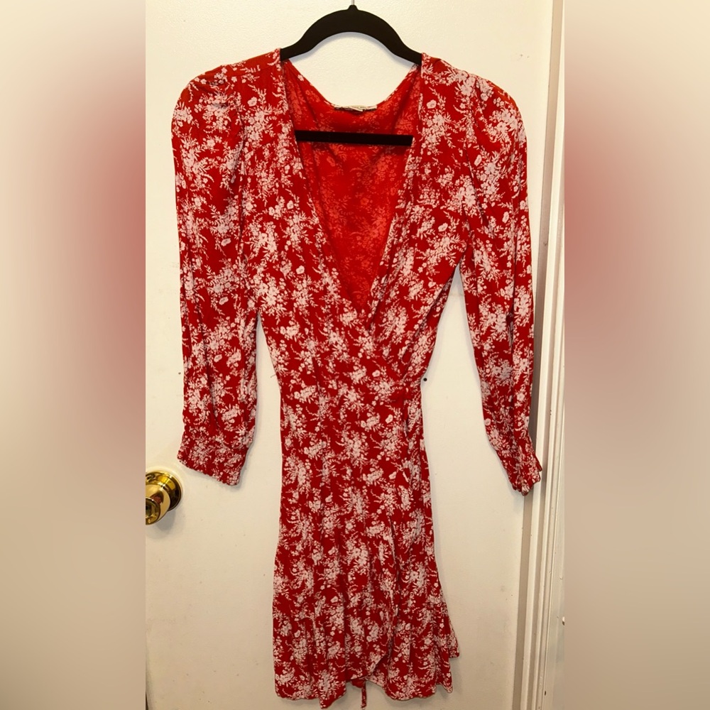 American Eagle Red Floral Puff Sleeve Wrap Dress V-Neck Elbow Sleeve Small Short